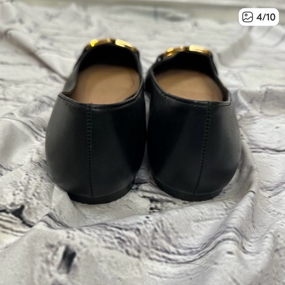 B.O.C. Collective Pointed Toe Black Flats with Gold Accent Chain Detail - Picture 3 of 6